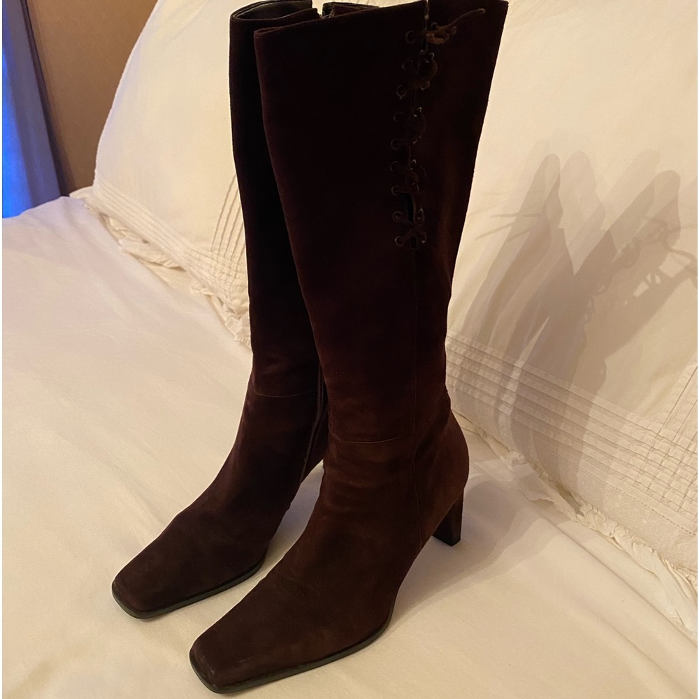 Gorgeous suede lace up Giani Bernini Boots!👢 💕
